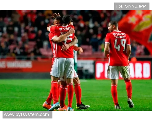 欧联杯精彩对决拜仁与本菲卡战成平局帽子戏法引发全场热烈反响